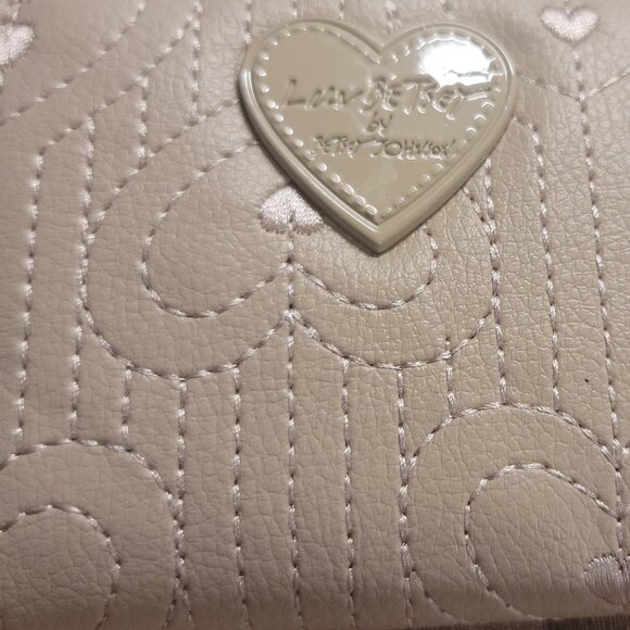 ***SALE*** Betsey Johnson Wallet - Picture 7 of 7